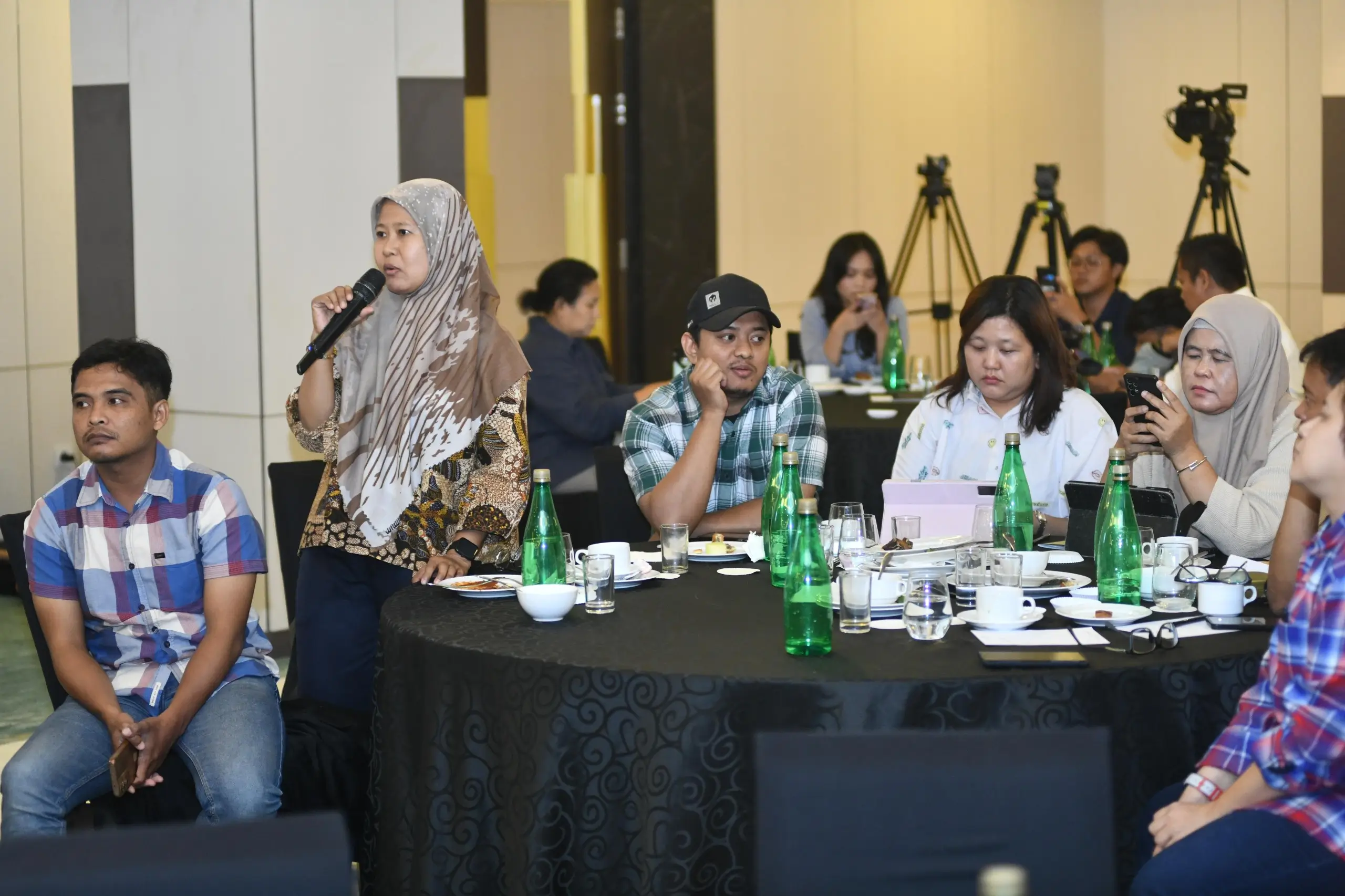 Antusiasme media mengikuti Sosialisasi AJP 2024 di Surabaya. Sosialisasi AJP digelar Pertamina di berbagai wilayah di Indonesia untuk mempererat hubungan dan memberi informasi terkini Pertamina Group. (Foto: Dok. Pertamina)