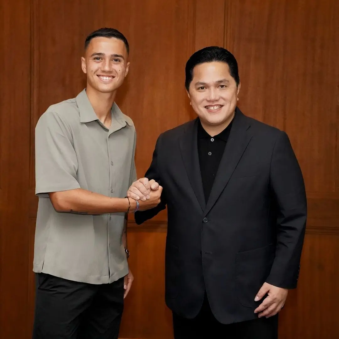 Calon pemain naturalisasi Timnas Indonesia, Eliano Reijnders bersama Ketua Umum PSSI, Erick Thohir. (Foto: Instagram Erick Thohir)