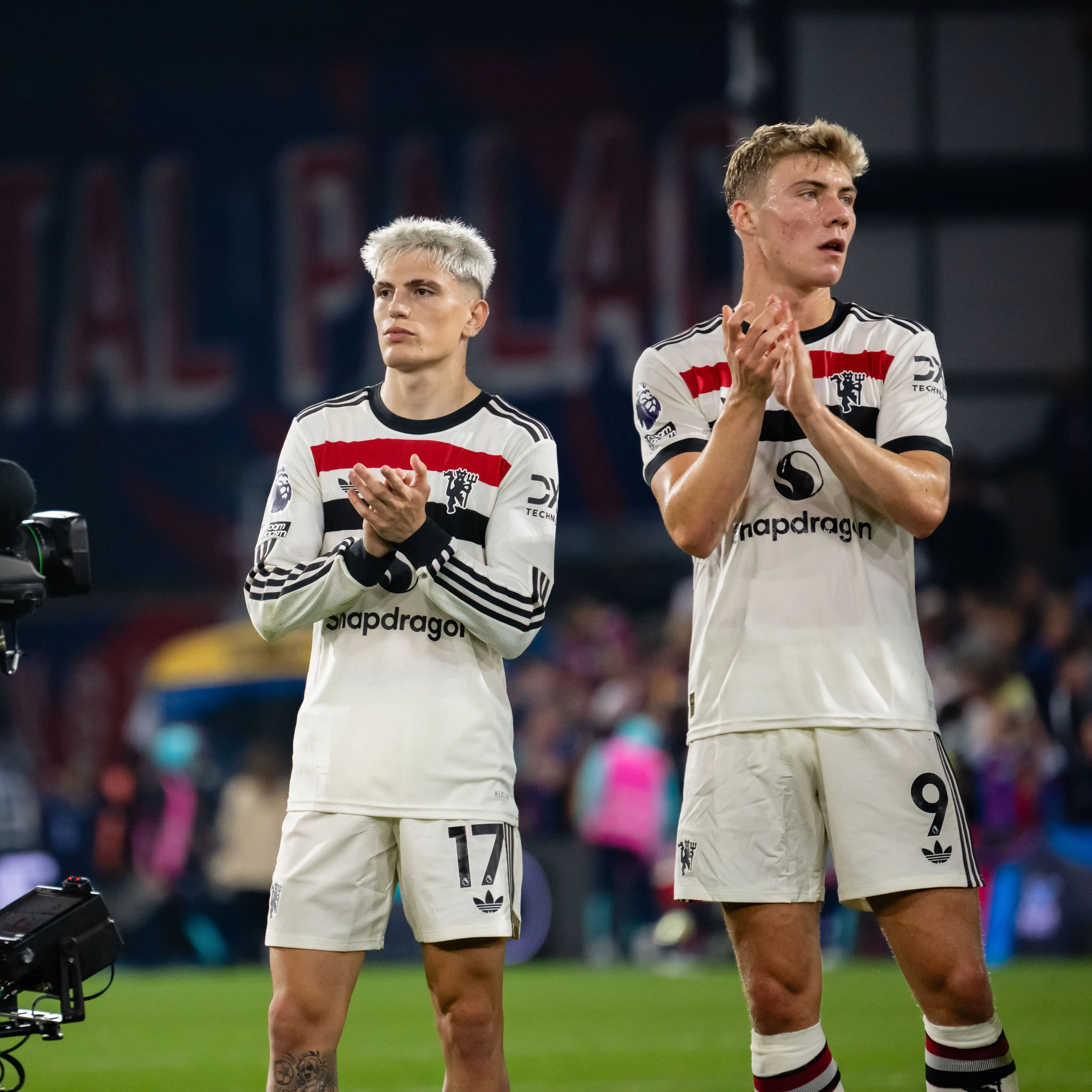Chelsea dan Liverpool Mengamuk di Premier League  Manchester United Lemas