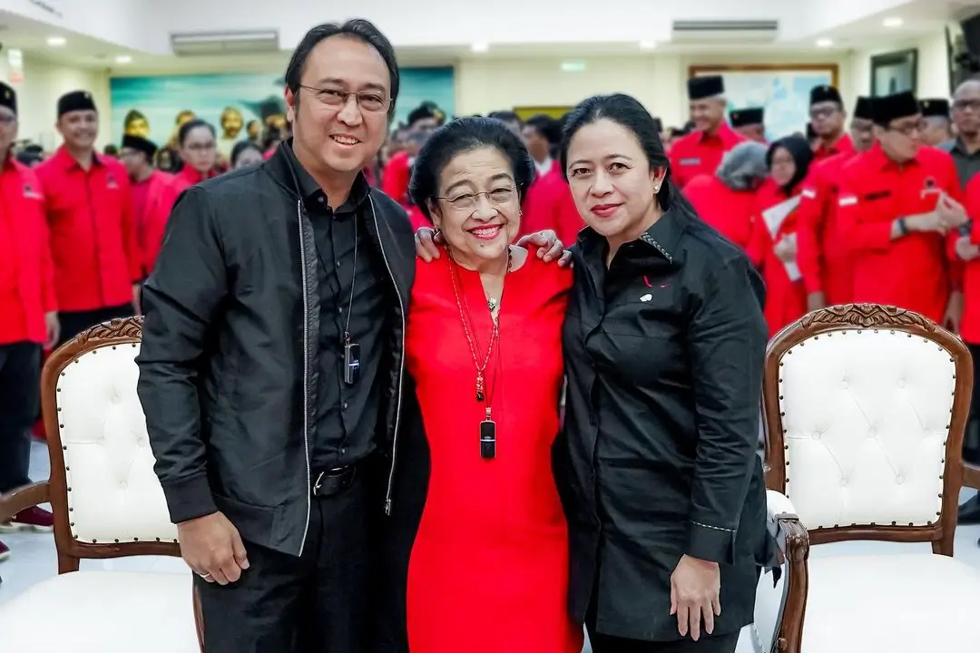 Ketua DPP PDIP Puan Maharani (kanan) mengonfirmasi akan ada rencana pertemuan antara Ketua Umum PDIP Megawati Soekarnoputri (tengah) dengan calon Presiden RI terpilih Prabowo Subianto. (Foto: Instagram/puanmaharaniri)
