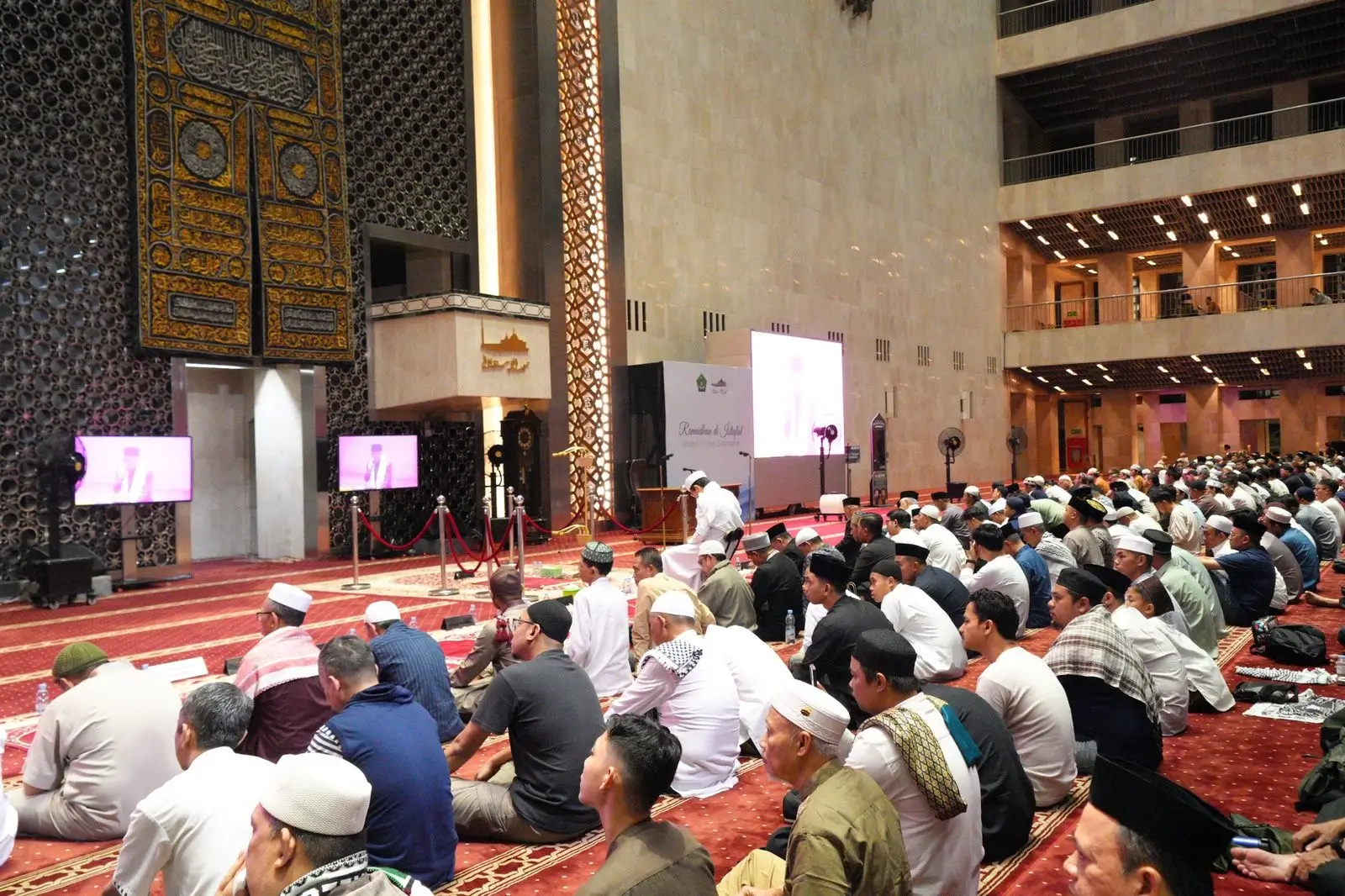 Foto: Itikaf Masjid Istiqlal Ramadan 1446 H (istiqlal.or.id)