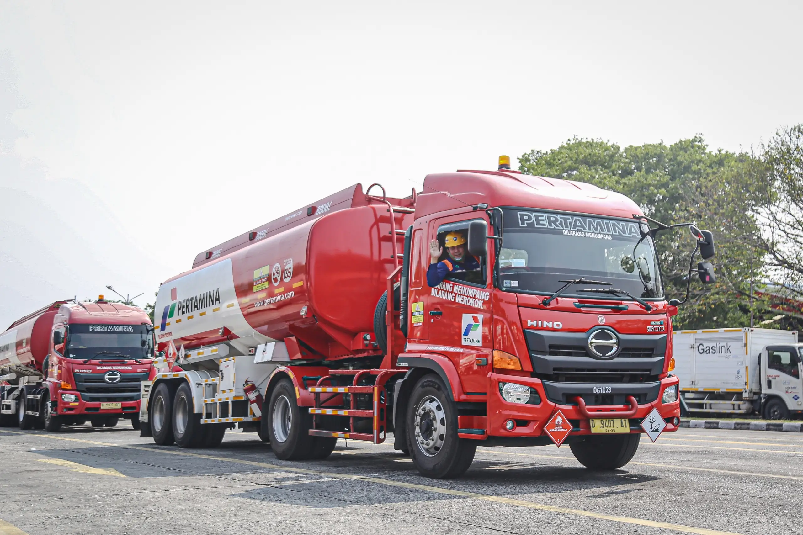 Pertamina Patra Niaga menyiagakan hampir 6 ribu armada distribusi untuk mengantar ke lebih dari 16 ribu lembaga penyalur baik BBM maupun LPG di seluruh Indonesia. (Foto: Dok. Pertamina)
