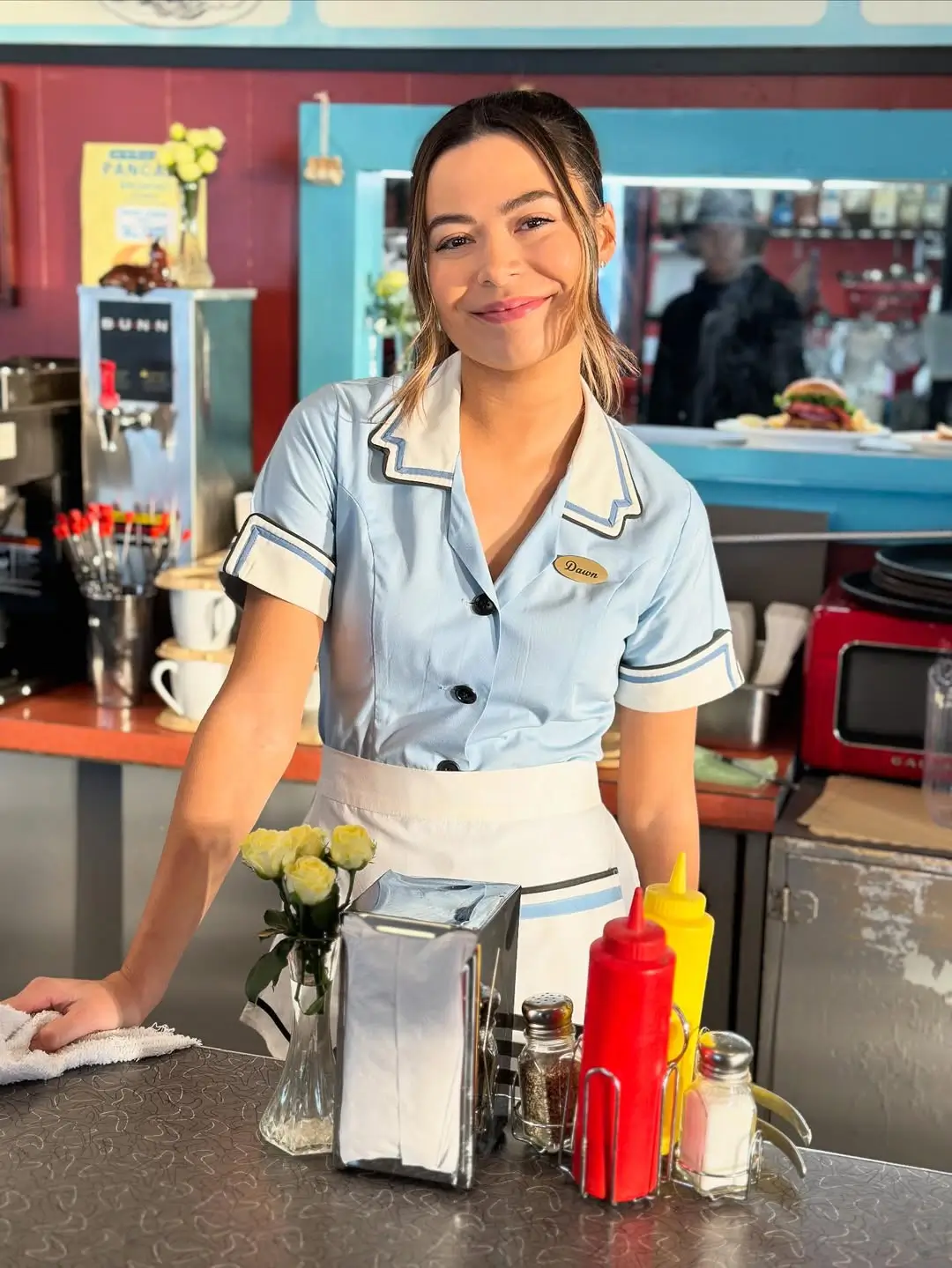 Tunjukkan Karisma Baru di Film Netflix  The Wrong Paris   Intip Profil Miranda Cosgrove