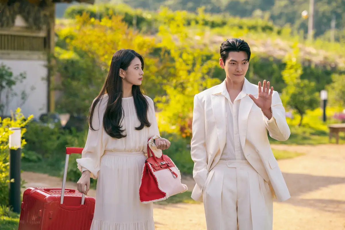 Foto: Bae Suzy dan Kim Woo Bin dalam Genie, Make a Wish (dok. Netflix)