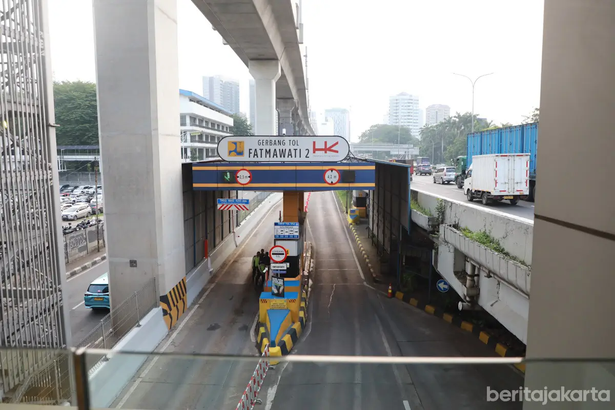 Gerbang Tol Fatmawati 2. (Foto: beritajakarta.id/Reza Pratama Putra)