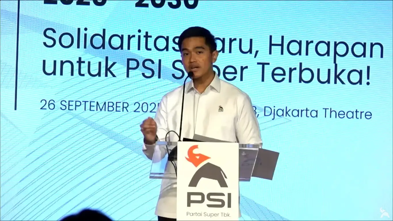 Ketua Umum PSI, Kaesang melantikan jajaran pengurus DPP PSI periode 2025-2030 di Djakarta Theatre, Jakarta pada Jumat (26/09/25). (Foto: Tangkapan layar YouTube/Partai Solidaritas Indonesia)