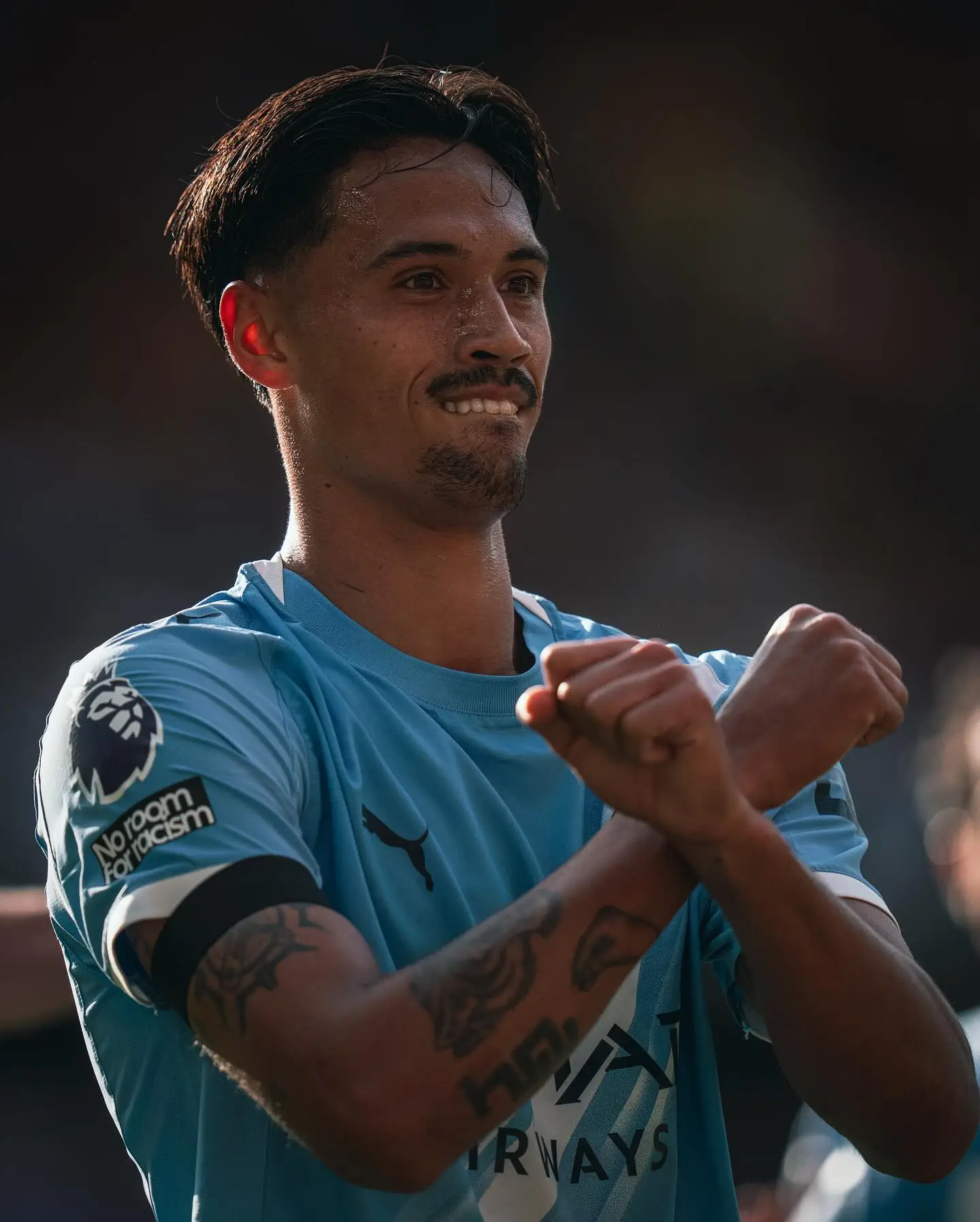 Dari Rak Supermarket ke Manchester City  Kisah Saudara Pemain Timnas Indoensia Meniti Jalan ke Premier League