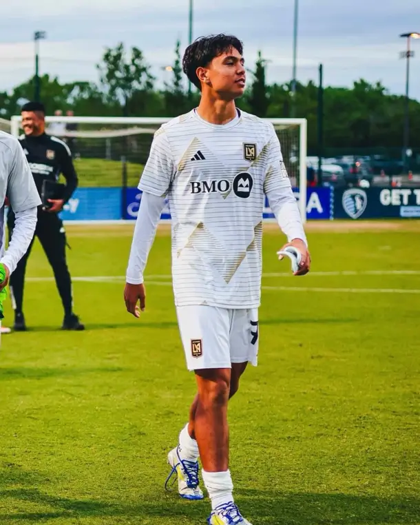 Patrick Kluivert, resmi memanggil penyerang Los Angeles FC (LAFC), Adrian Wibowo, untuk memperkuat Tim Merah Putih di dua laga uji coba mendatang. Foto: Instagram LAFC