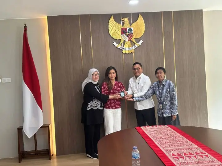 Biro Pers Sekretariat Presiden kembalikan kartu identitas (ID Pers) peliputan istana milik wartawan CNN Indonesia, Diana Valencia. Foto: istimewa.