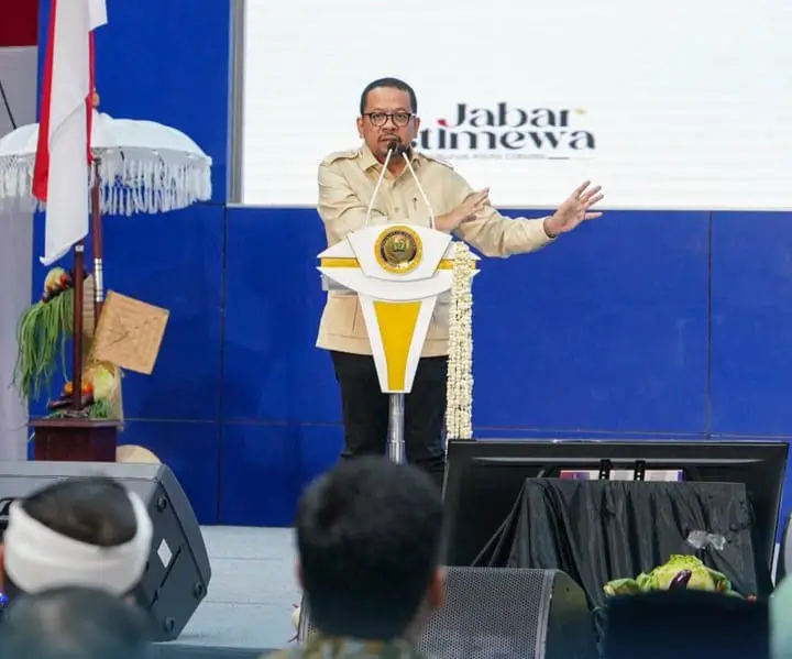Carut marut MBG  5 Ribuan Siswa Keracunan hingga Seretnya Serapan Anggaran  Prabowo Malah Siapkan Rp100 Triliun Lagi
