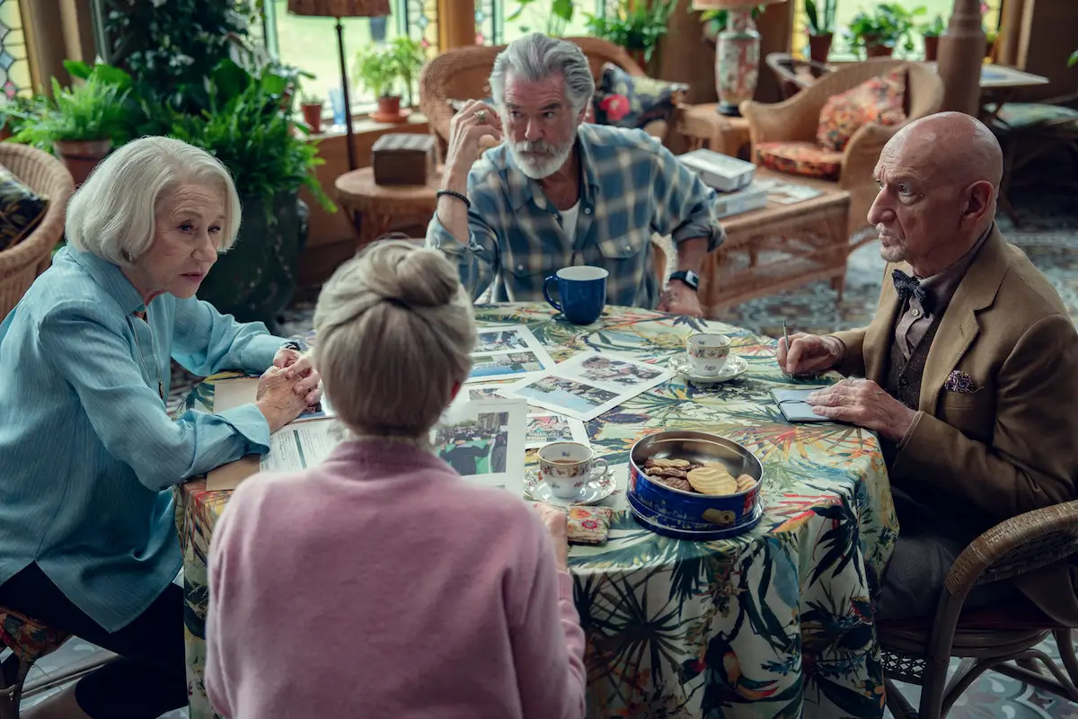 Foto: Helen Mirren, Pierce Brosnan, Ben Kingsley, dan Celia Imrie dalam The Thursday Murder Club (dok. Netflix | GILES KEYTE)