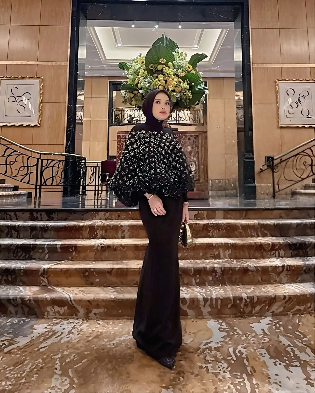 Kisah Inspiratif Linda Anggreaningsih  Pendiri Buttonscarves yang Bersinar di Panggung Modestwear International