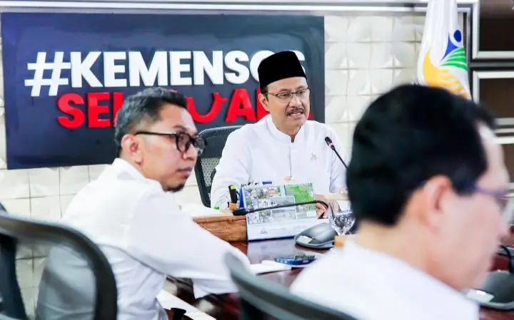 Menteri Sosial (Mensos) Saifullah Yusfu (Gus Ipul) (pakai peci). Foto: kemensos.go.id