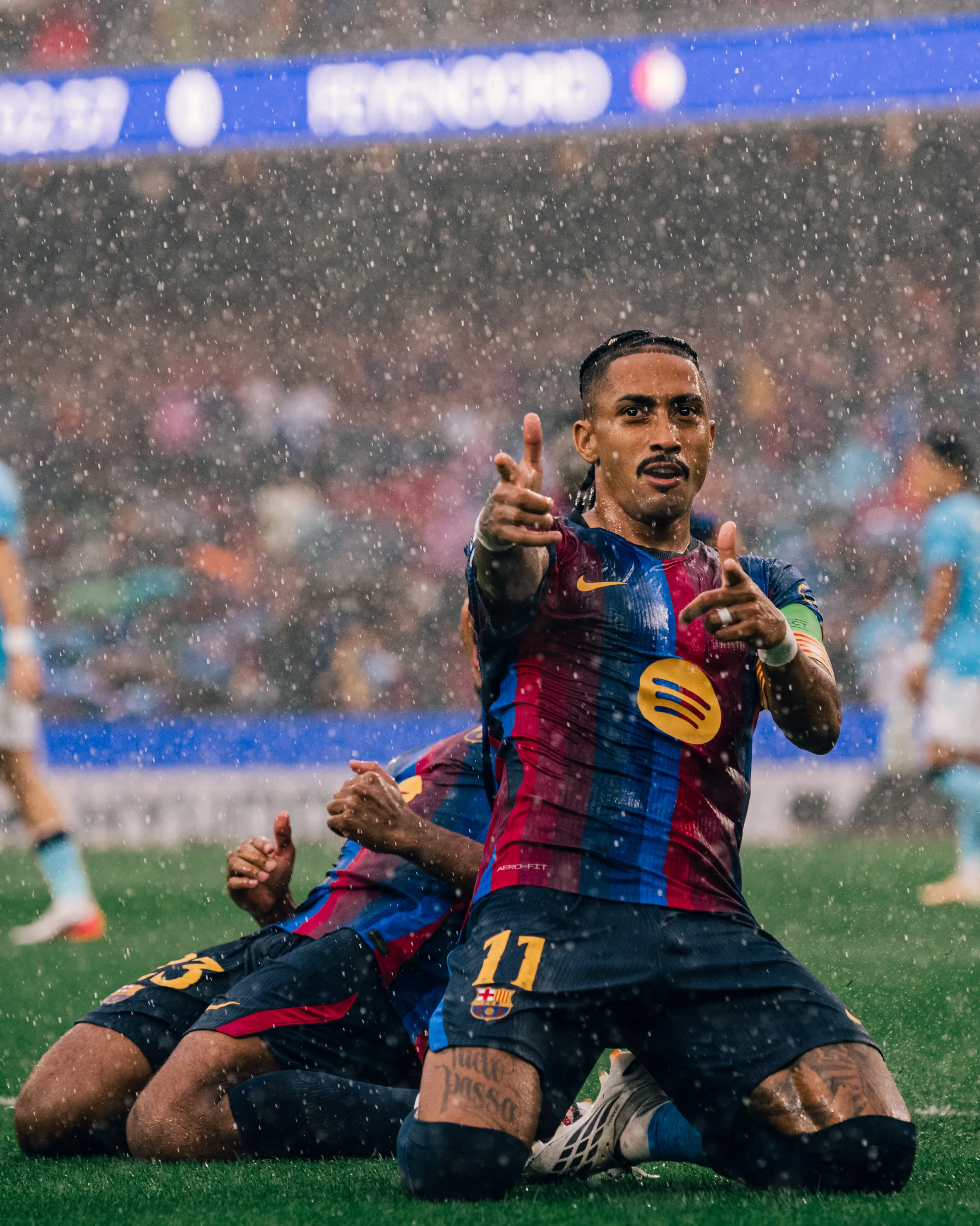 Raphinha mencetak dua gol untuk Barcelona di Liga Champions. Foto X Barcelona.