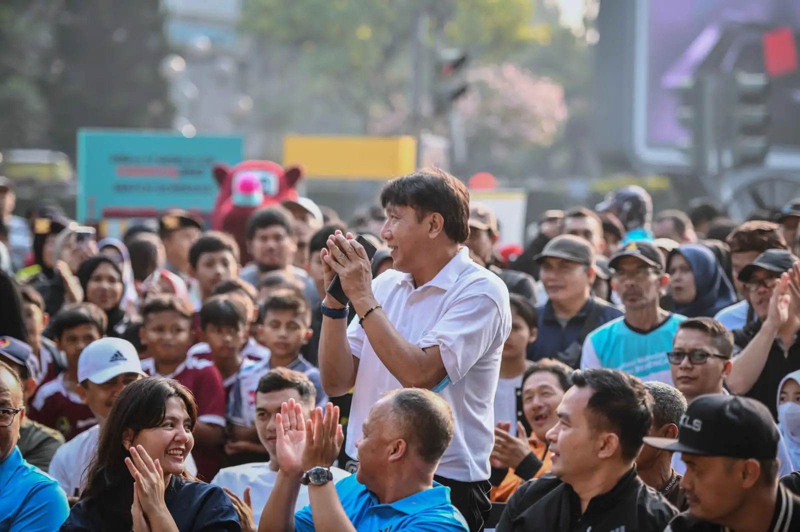 Semarak tur trofi Piala Dunia U-17 2023 di Kota Bandung. Foto: LOC