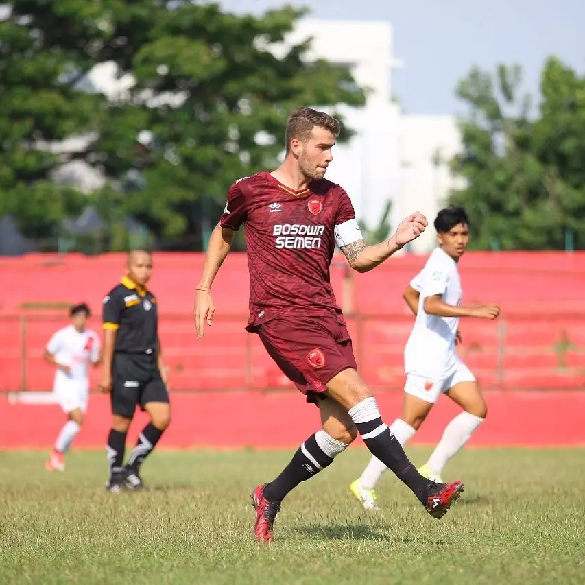 Wiljan Pluim Out dari PSM 