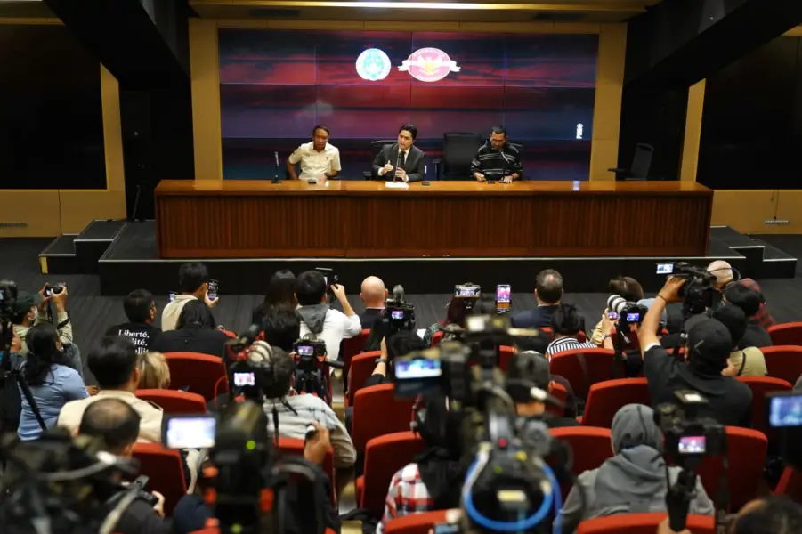 Ketua Umum PSSI, Erick Thohir memberikan keterangan pers. Foto: PSSI
