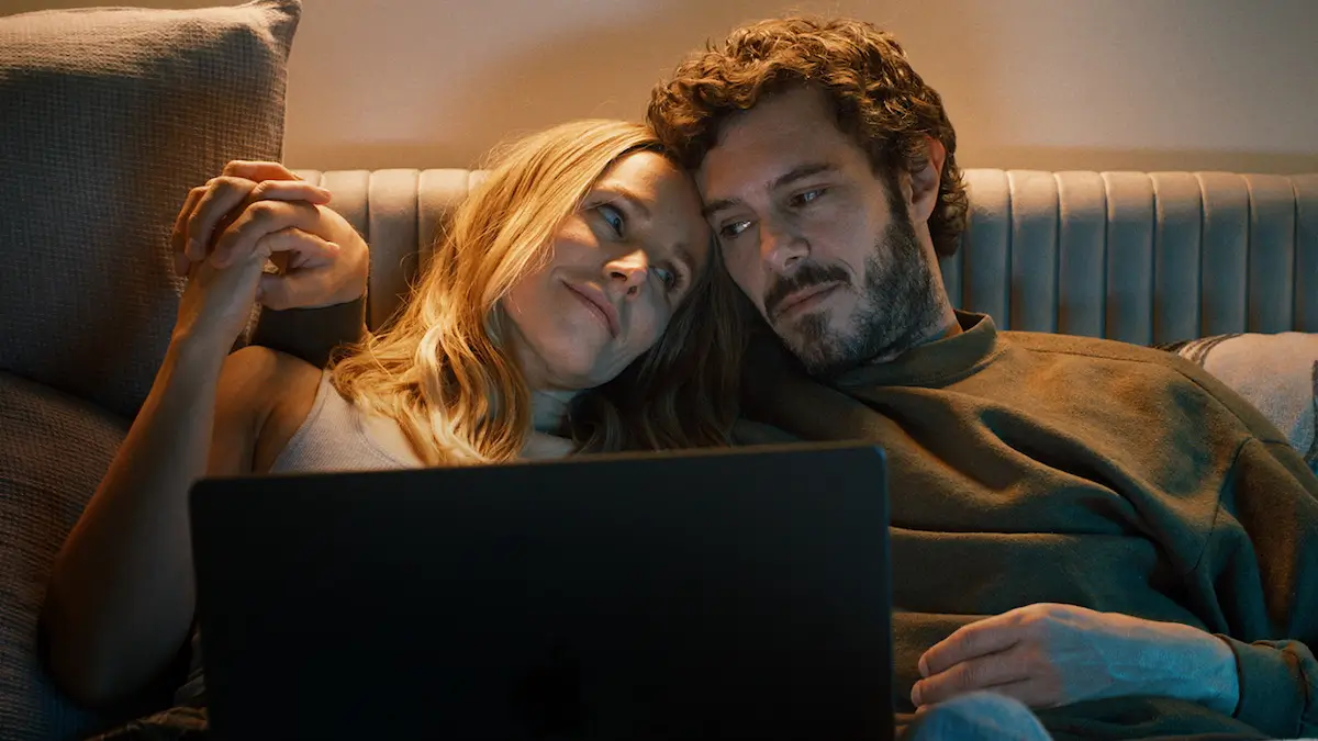 Curi Perhatian Dunia Lewat Aktingnya di Serial Netflix    Nobody Wants This     Ini Profil Adam Brody 