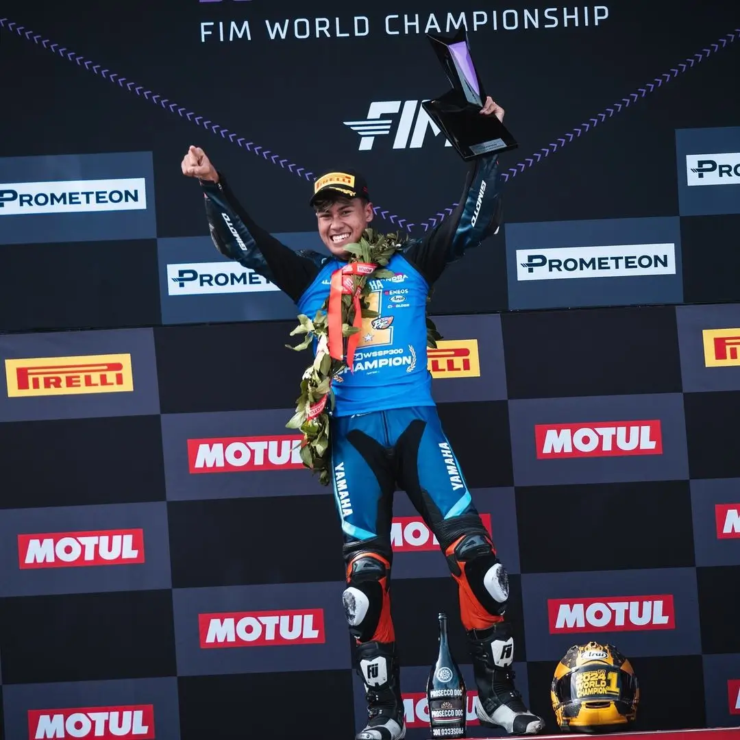 Salut  Aldi Satya Mahendra Catat Sejarah sebagai Pembalap Indonesia Pertama yang Juarai WorldSSP300