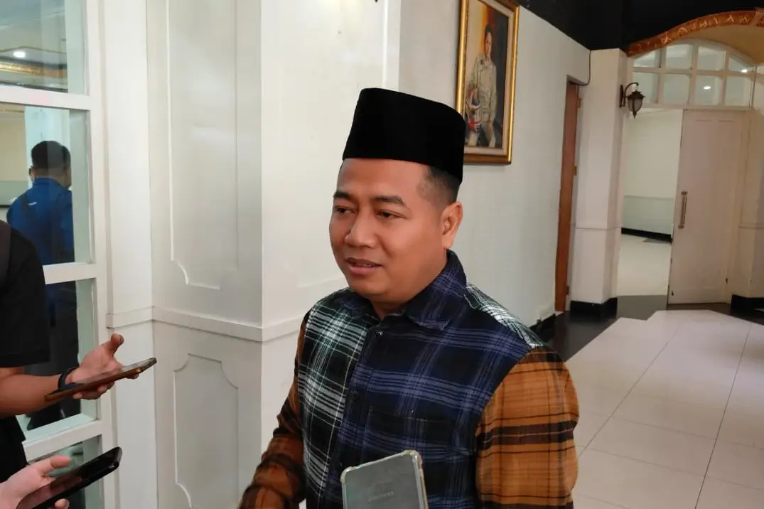 Direktur Eksekutif Parameter Politik Indonesia, Adi Prayitno saat hadiri acara seminar nasional di Auditorium Wisma Kemenpora, Jakarta, Rabu (9/10/24). (Foto: ThePhrase.id/Rangga Bijak Aditya)