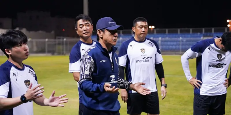  Pelatih Shin Tae-yong memimpin latihan perdana Timnas Indonesia menjelang laga melawan Bahrain, Minggu (6/10) Dok. PSSI