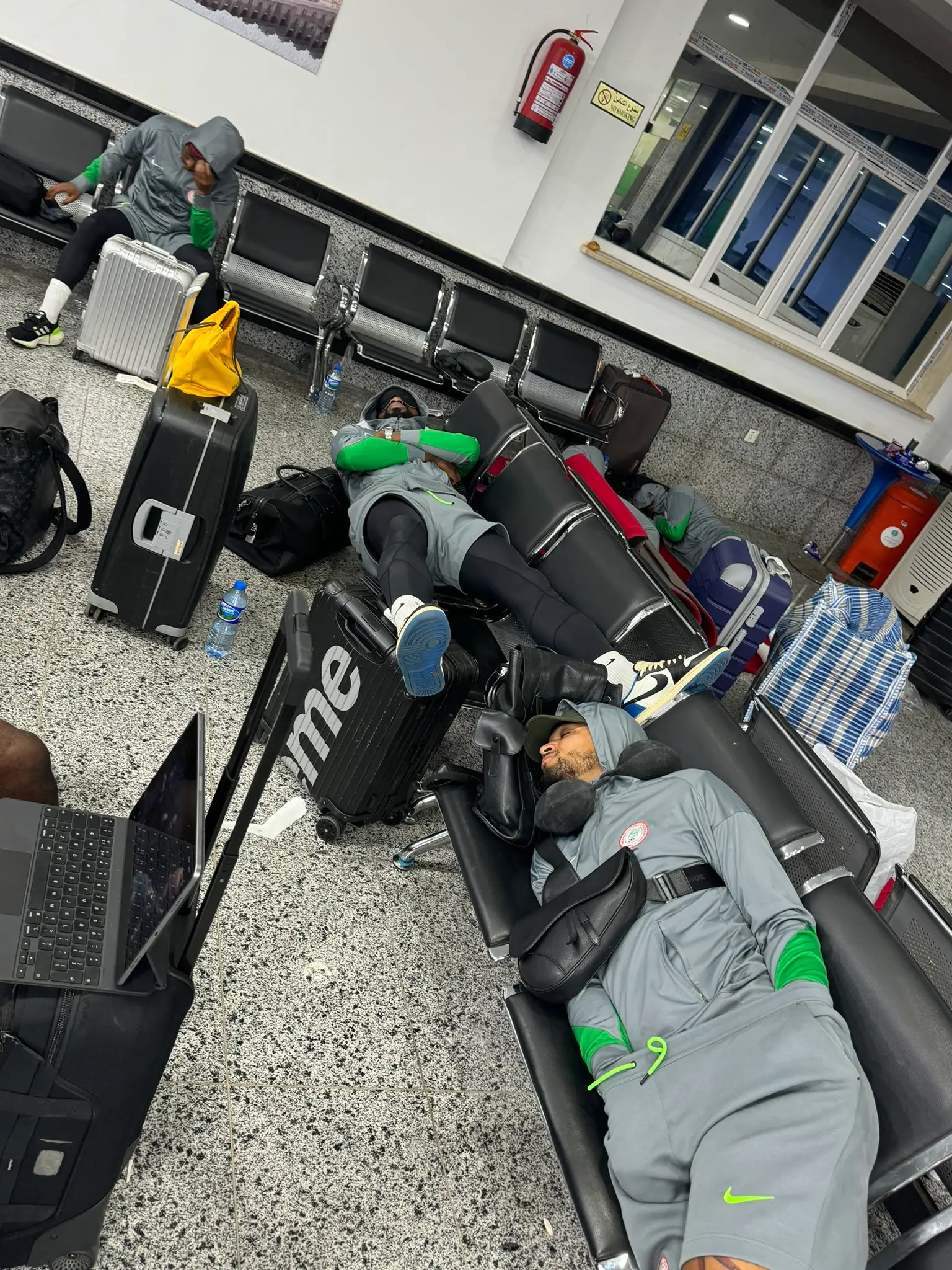 Mencekam  Penampakan Timnas Nigeria Luntang Lantung 17 Jam di Bandara Libya  Boikot Kualifikasi Piala Afrika 2025