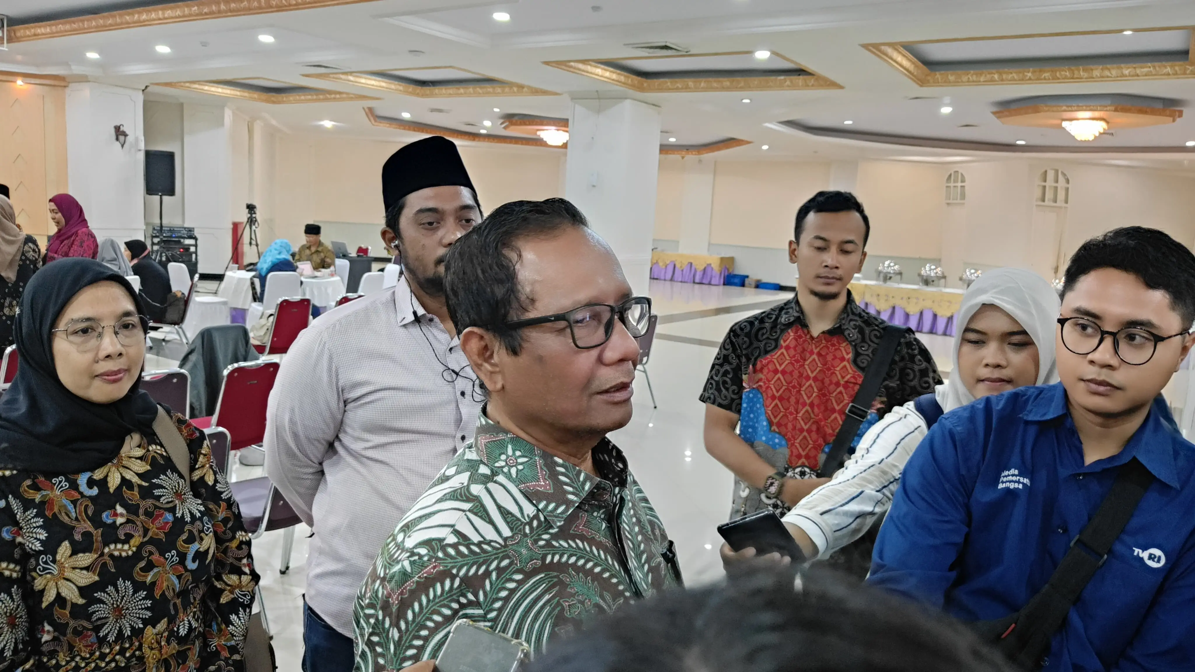 Mantan Menkopolhukam, Mahfud MD saat hadiri acara seminar nasional di Auditorium Wisma Kemenpora, Jakarta, Rabu (9/10/24). (Foto: ThePhrase.id/Rangga Bijak Aditya)