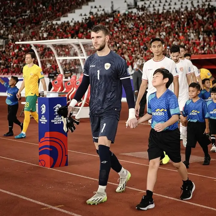 Kiper Timnas Indonesia, Maarten Paes sudah sembuh dari cedera dan akan bermain melawan Bahrain. (Foto: Istimewa)