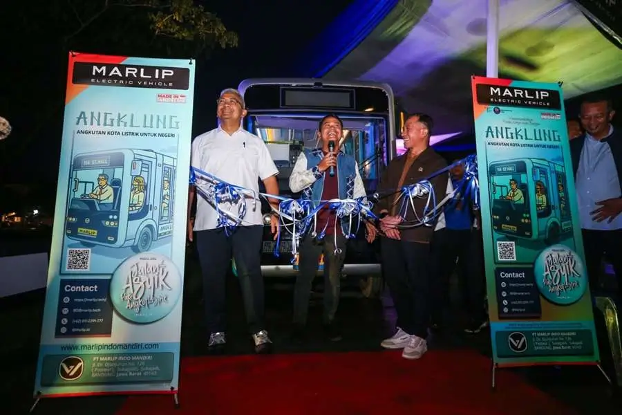 Angkutan Kota Listrik untuk Bandung yang disingkap menjadi Angklung. (Foto: jabarprov.go.id)