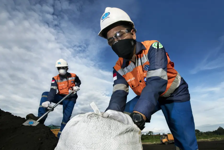 Karyawan PT Surveyor Indonesia (Persero) (Foto: www.ptsi.co.id)