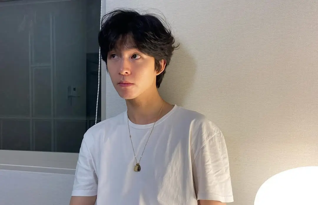 Hong Kyung. (Foto: Instagram/bluecages)