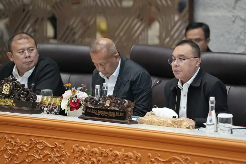 Wakil Ketua DPR RI, Sufmi Dasco Ahmad (kanan) beserta jajaran pimpinan DPR RI. (Foto: Instagram/sufmi_dasco)