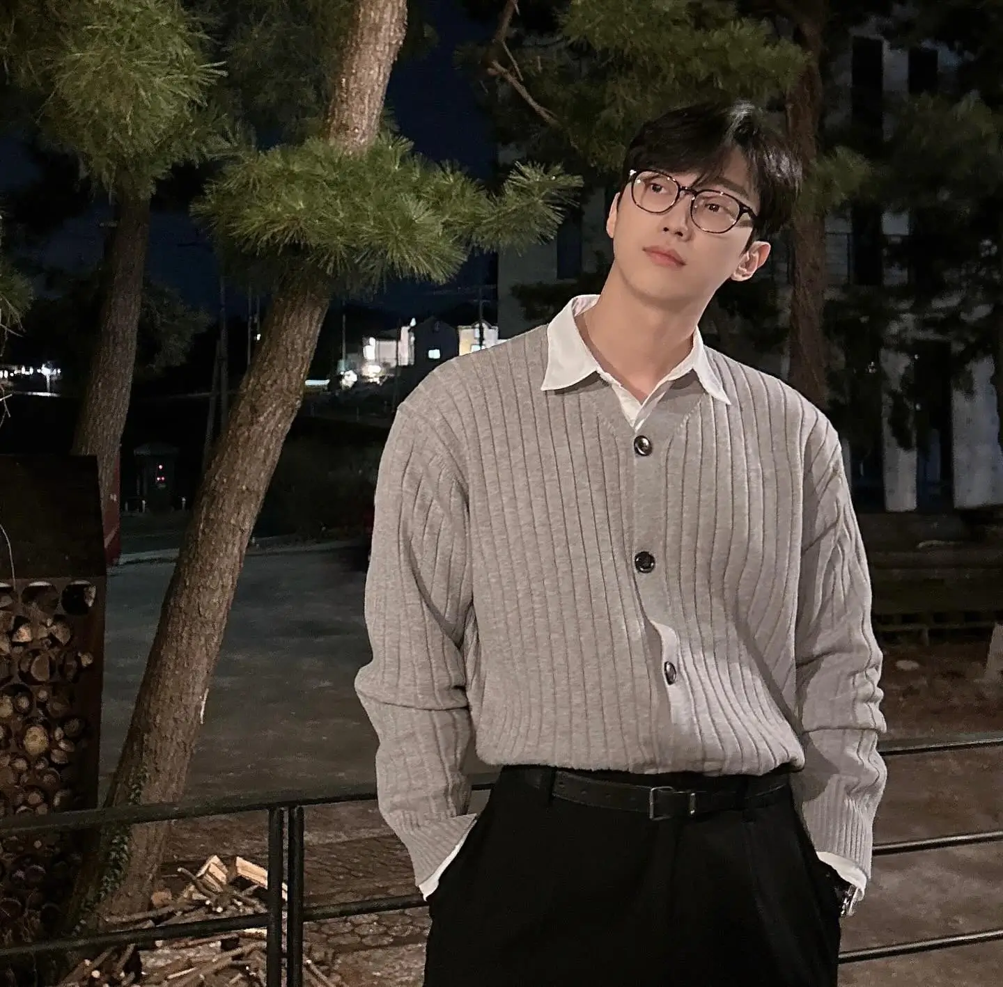 Pesonanya Kian Bersinar  Begini Perjalanan Karier Jinyoung dari B1A4 hingga Jadi Aktor