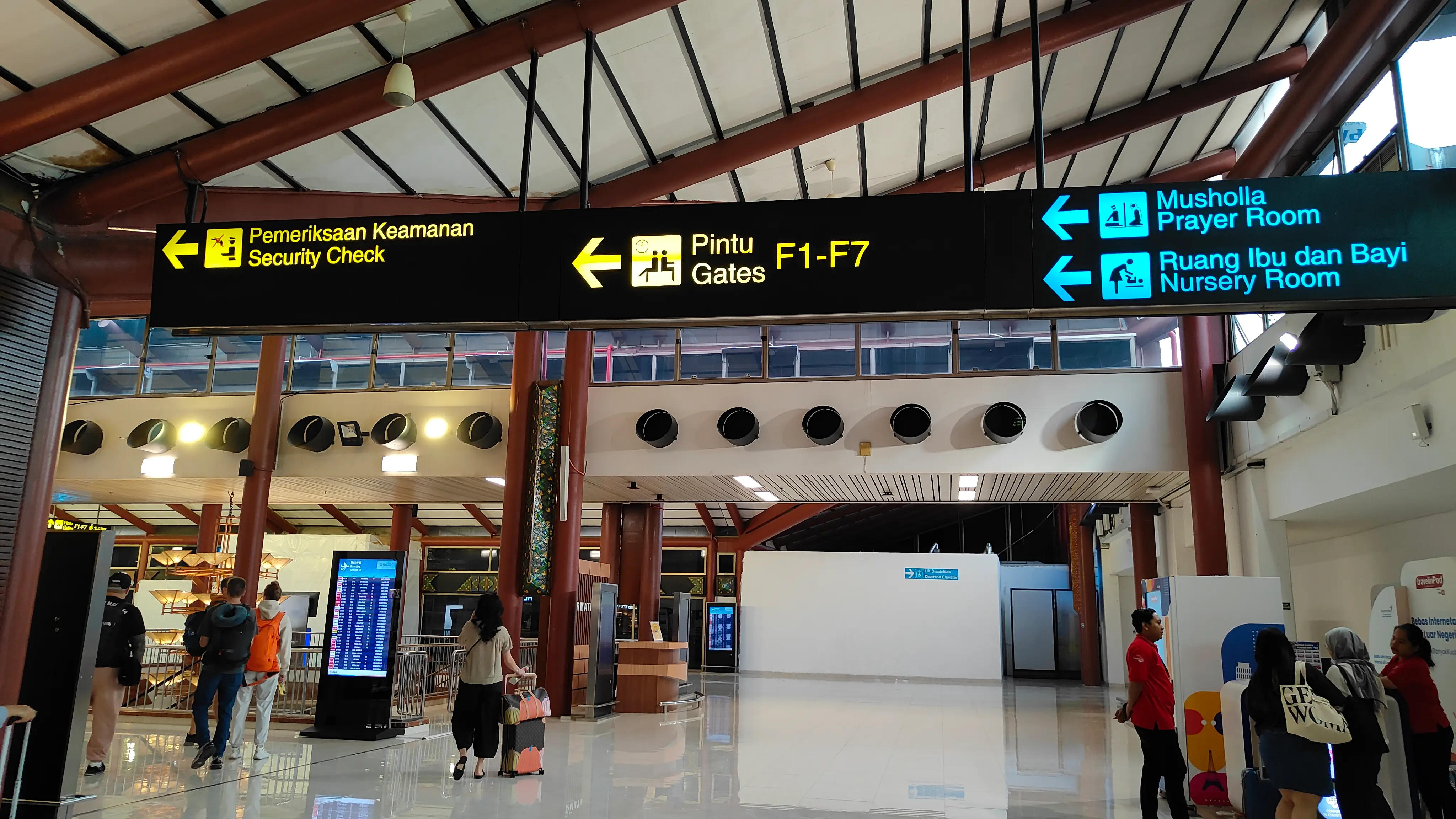 Foto: Bandara Soekarno Hatta Terminal 2 (dok. ThePhrase.id)