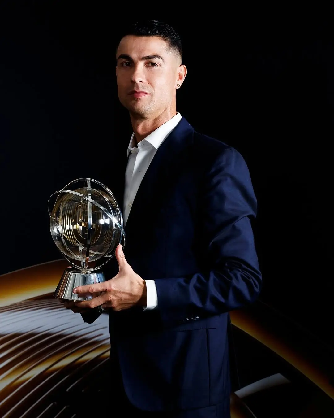 Forbes Rilis Daftar Pesepakbola Tajir 2025: Cristiano Ronaldo Paling Cuan, Jauh Tinggalkan Lionel Messi