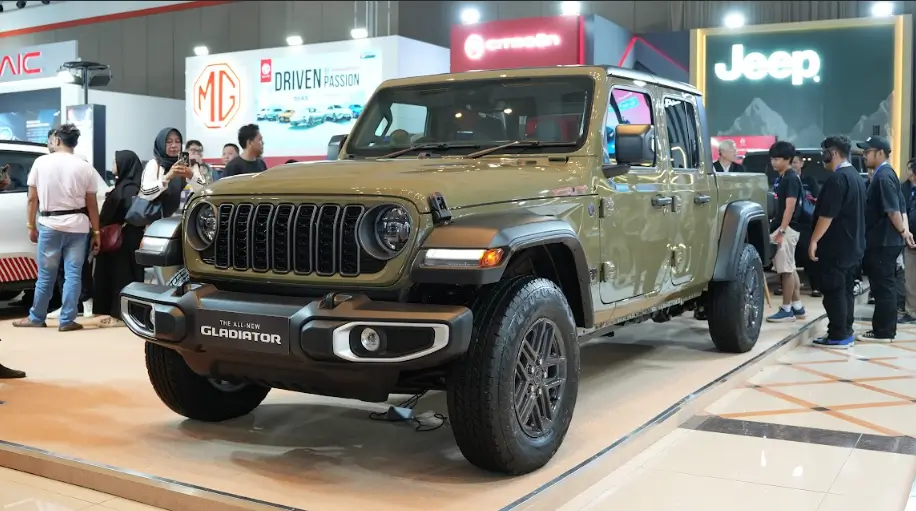 Jeep Hadirkan Wrangler 2 Door Rubicon dan Duo Gladiator di GIIAS Bandung 2025