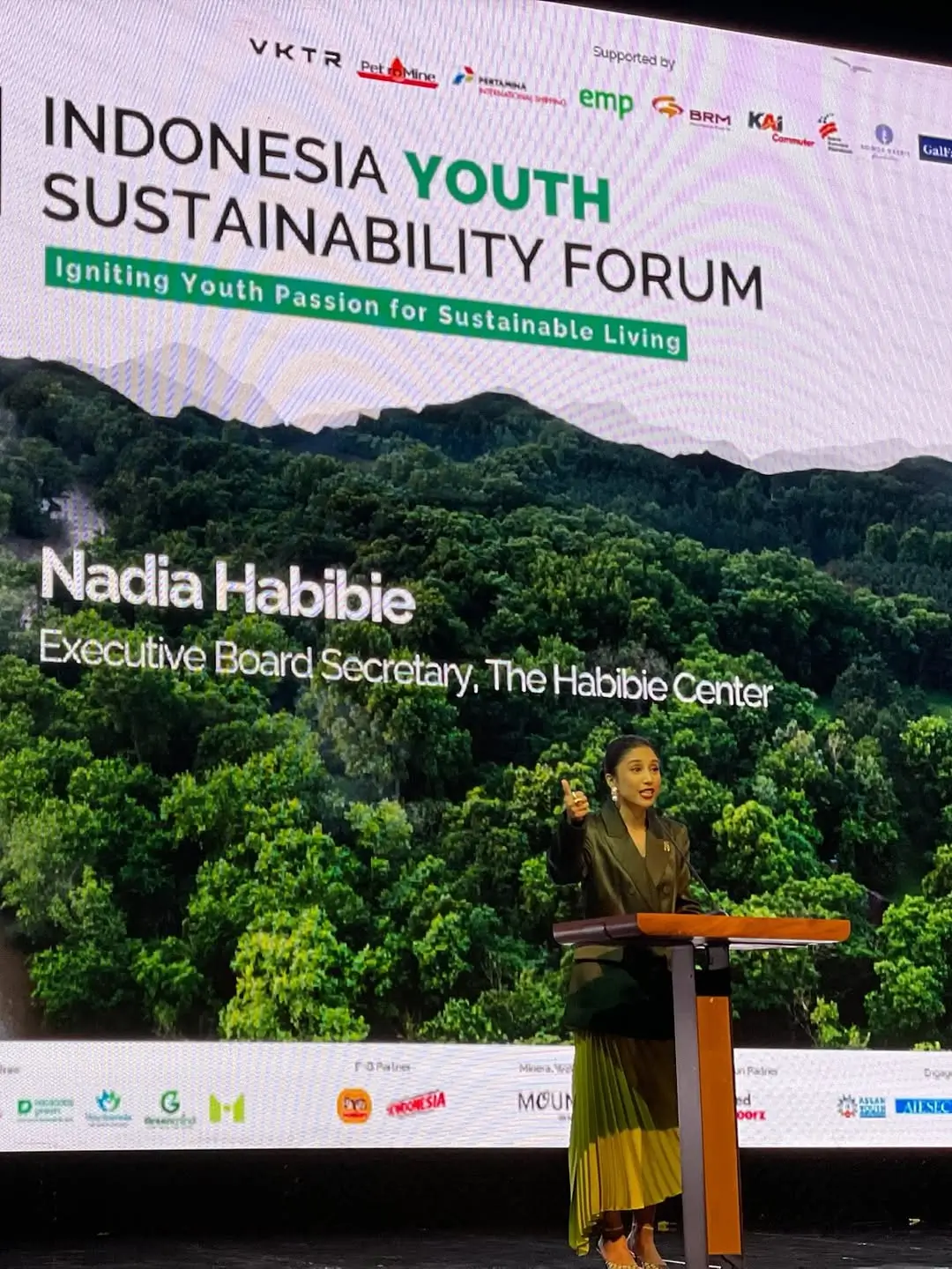 Inspiratif  Ini Kiprah Nadia Sofia Habibie  Penerus Warisan Habibie   Ainun yang Aktif Suarakan Keberlanjutan Lingkungan