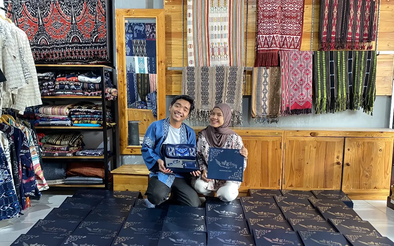 Kisah Inspiratif Meilinda Damayanti  Akademisi yang Angkat Tenun ke Panggung Dunia Lewat Kainnesia