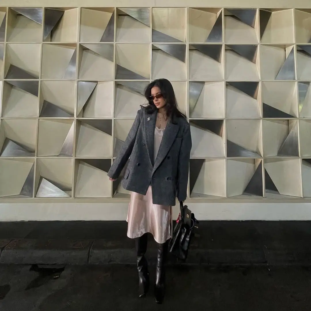 7 Inspirasi Outfit Layering ala Eva Celia  Berkarakter dan Stylish