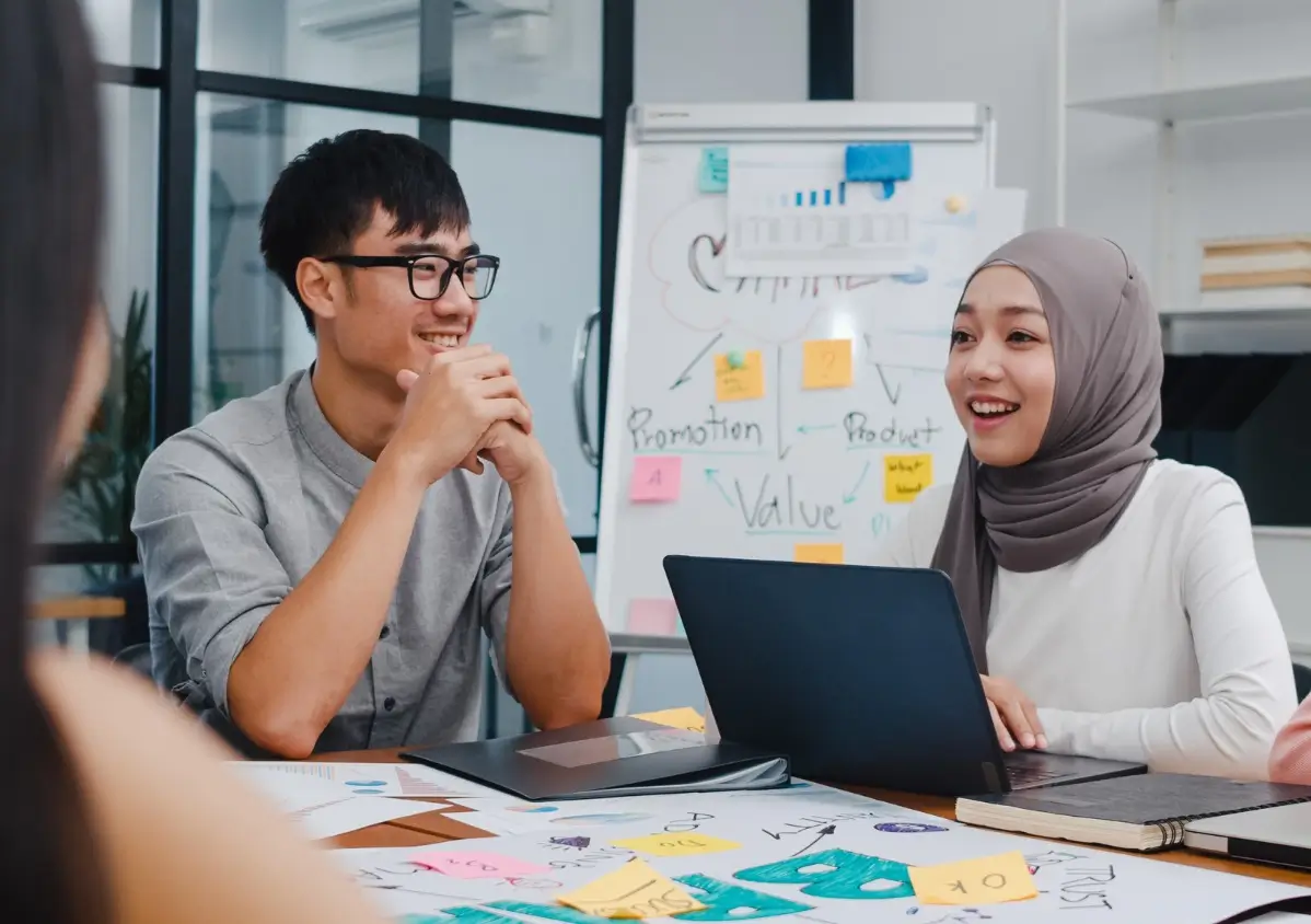 Ilustrasi proximity attraction. (Foto: Freepik/tirachardz)