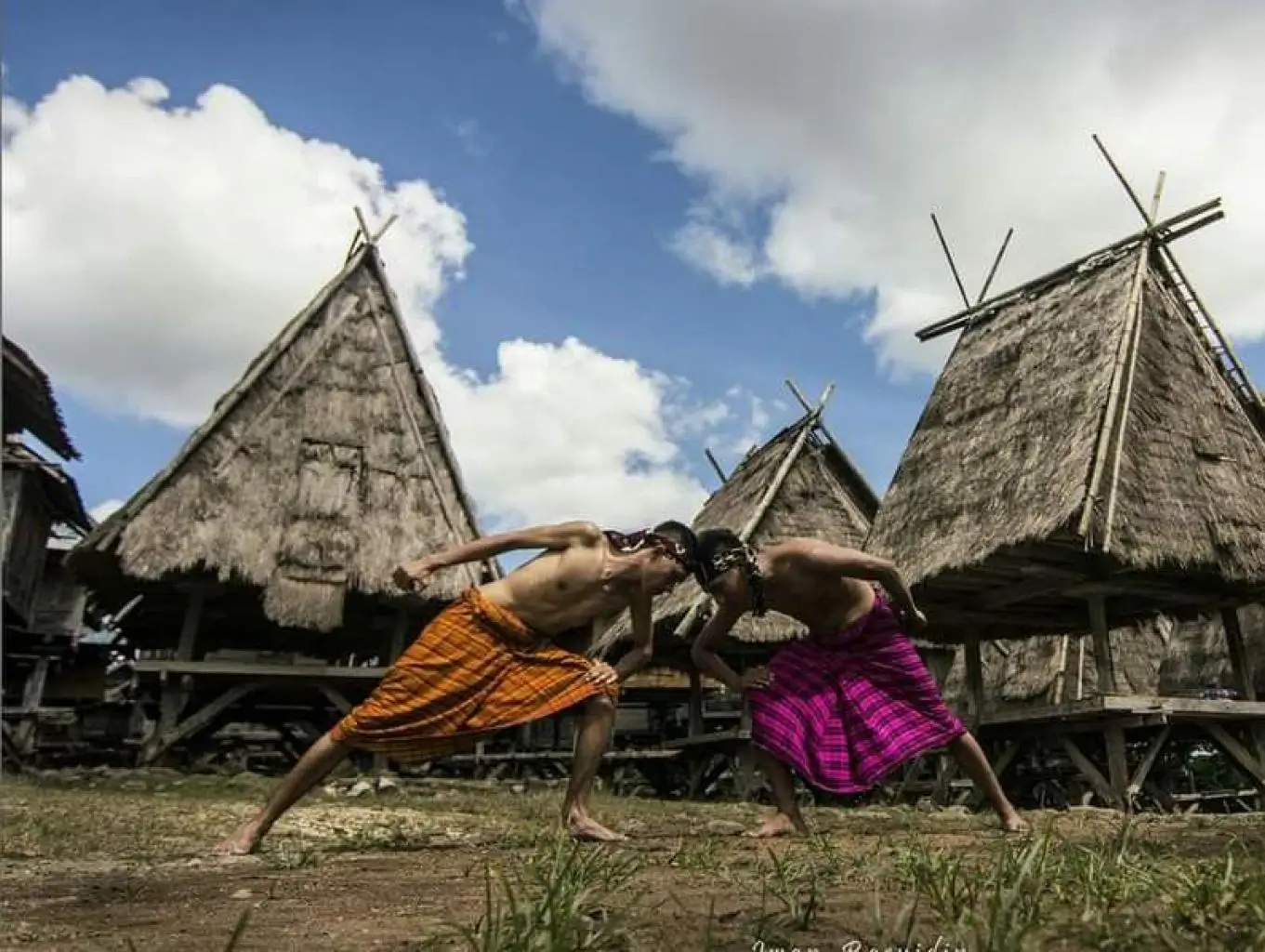Ntubu Tuta tradisi Adu Kepala masyarakat Bima. (Foto: jadesta.kemenparekraf.go.id)