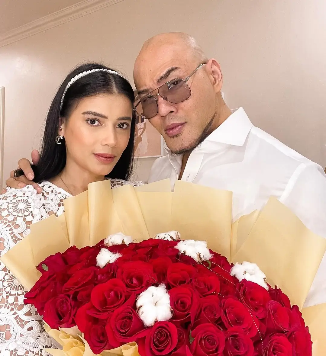 Sabrina Chairunnisa (kiri) dan Deddy Corbuzier (kanan). (Foto: Instagram/sabrinachairunnisa_)