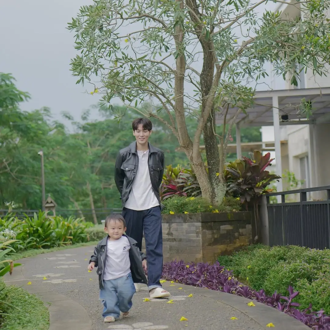 6 Inspirasi Outfit Bapak Bapak Stylish ala Na Daehoon  Bapak Tiga Anak yang Tetap Modis