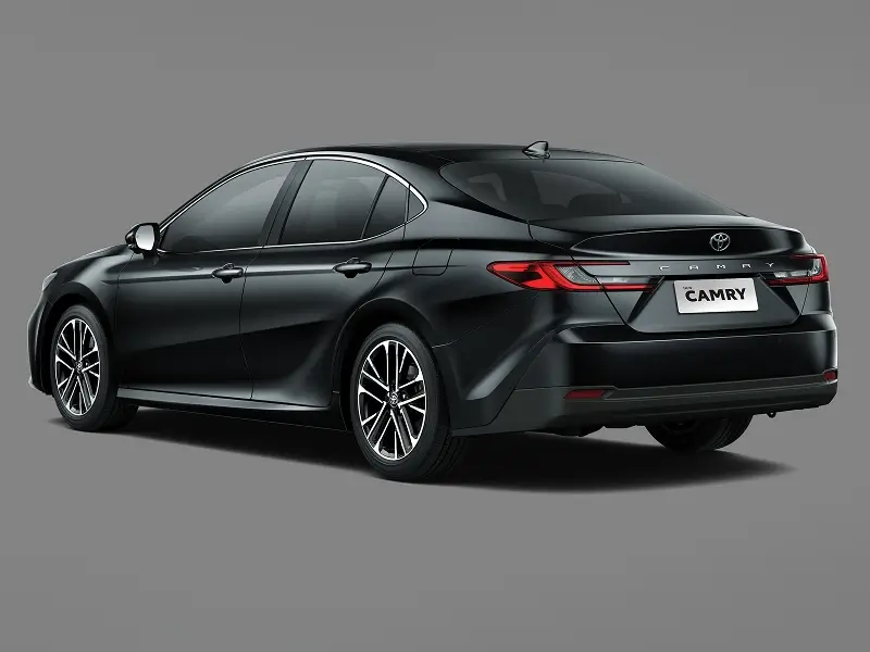 Toyota Camry Terbaru Meluncur  Hadir dengan Penyegaran Desain dan Fitur yang Lebih Modern