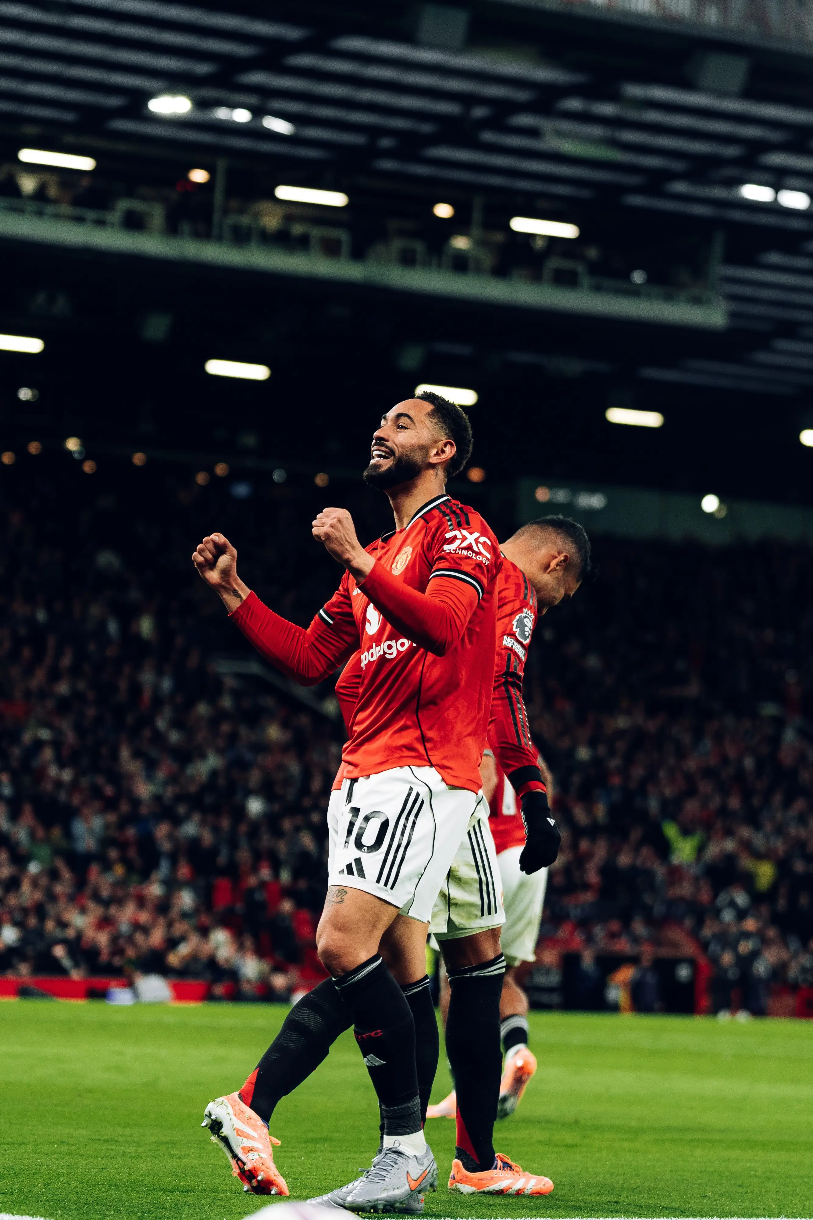 Kontras Nasib 2 Raksasa Premier League  Liverpool Tersesat  Manchester United Menemukan Jalan Pulang