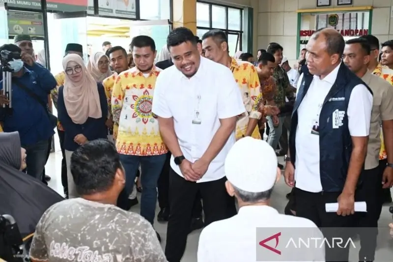 Gubernur Sumatra Utara, Bobby Nasution (tengah). (Foto: ANTARA/HO-Diskominfo Sumut)