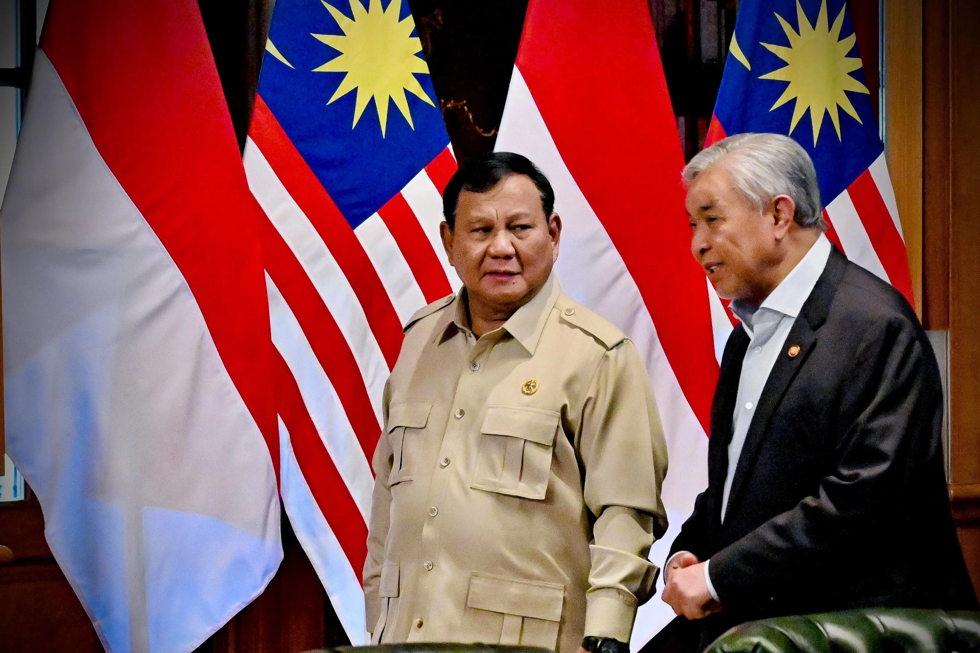 Wakil PM Malaysia, Ahmad Zahid Hamidi (kanan) ketika bertemu dengan Presiden RI, Prabowo Subianto pada Jumat (18/09/26). (Foto: Instagram/ahmadzahidhamidi)