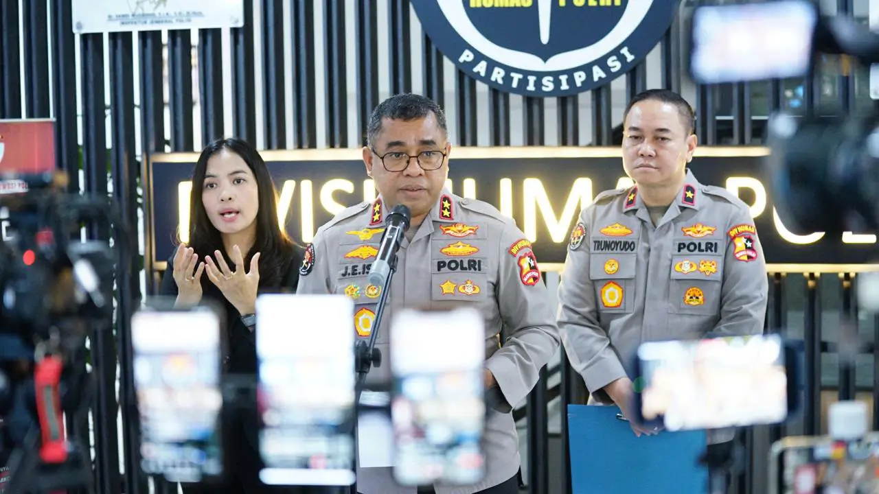 Divisi Humas Polri sampaikan perkembangan penanganan kecelakaan KM Virgo Transport 8. (Foto: humas.polri.go.id)