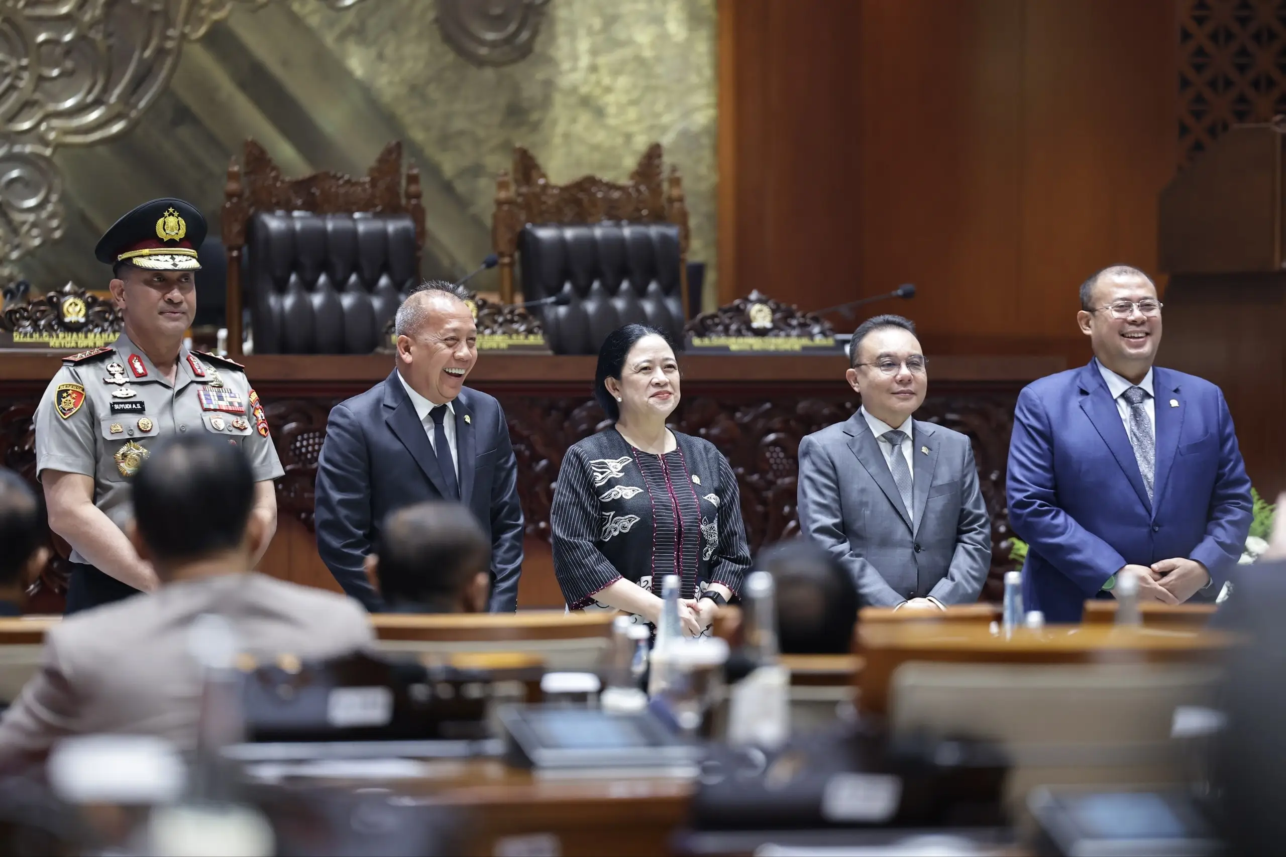 DPR RI resmi menyetujui Komjen Pol Suyudi Ario Seto (kiri) sebagai Kapolri baru, gantikan Jenderal Pol Listyo Sigit Prabowo. (Foto: dpr.go.id)