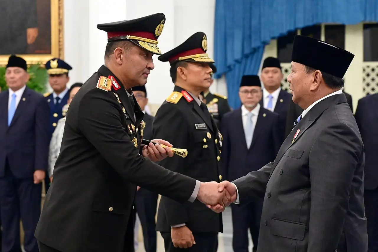 Presiden Prabowo Subianto melantik Komisaris Jenderal Polisi Suyudi Ario Seto sebagai Kapolri di Istana Negara, Jakarta, Kamis, 1 Oktober 2026. (Foto: BPMI Setpres)